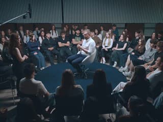 Študentka zatlačila na ministra Kamila Šaška: Prečo na Slovensku chýbajú lieky na sklerózu multiplex?