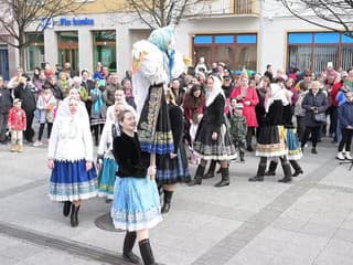 PIEŠŤANY: Vynášanie Moreny a vítanie jari