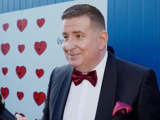 Na tento vianočný darček Herman nikdy nezabudne: Naháňal ho po celom byte!