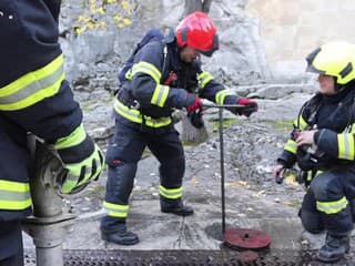 Cvičenie hasičov na Bojnickom zámku