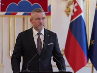 Prezident zatiaľ nevymenuje F. Kuffu za ministra, počká si na výklad ÚS