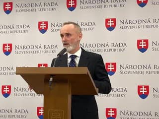 Tlačová konferencia Tomáša Valáška na tému: Rozhadzovačské rozmary ministra obrany Roberta Kaliňáka