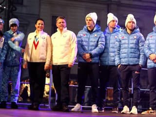 B. Bystrica: Slovenský olympijský tím na vianočných trhoch v Banskej Bystrici predstavil olympijskú kolekciu oblečenia pre ZOH v Miláne a Cortine 2026 a slovenskej hokejovej reprezentácie