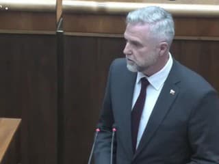 Prvý bod schôdze predložil Tibor Gašpar, týka sa rokovacieho poriadku