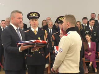 Jozef Ninis a Viktória Balážová zložili v mene výpravy sľub do rúk prezidenta SR Petra Pellegriniho