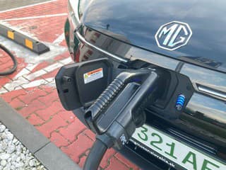 Elektromobily na Slovensku lámu rekordy. Na predajoch nových áut to až tak nevidieť
