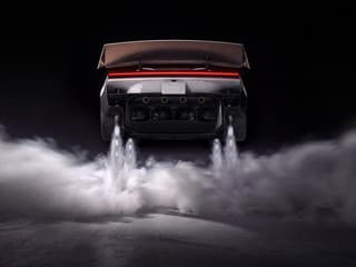 FOTO + VIDEO: Tesla predstavila nový Roadster. Dekel na Melmaku a internetová hviezda číslo 1