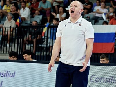 Slovenskému basketbalu chýba jednota. Každý bojuje proti každému, vraví úspešný tréner osemnástky Švajčiar Andre Bachmann dotiahol reprezentáciu do 18 rokov vlani ako druhý tréner v histórii do el