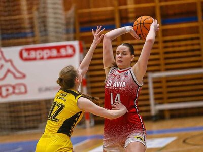 Má iba dvadsať rokov, no pochváliť sa už môže unikátnym kariérnym kvartetom. Odchovankyňa Young Angels Košice Alexandra Sophia Chovaníková si po svojom odchode z metropoly východu zahrala za Piešťans