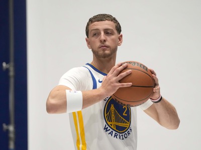 Basketbalový klub zámorskej NBA Golden State Warriors si zaistil služby rozohrávača Brandina Podziemského do roku 2031. Dvadsaťtriročný americký rozohrávač podpísal kontrakt v hodnote 110 miliónov do