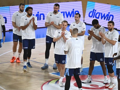 Basketbalisti Slovana Bratislava prehrali v predohrávke 5. kola Tipos SBL s Baníkom Handlová 62:63. predohrávka 5. kola Tipos SBL BC Slovan Bratislava - MBK Baník Handlová 62:63 (26:28) najv