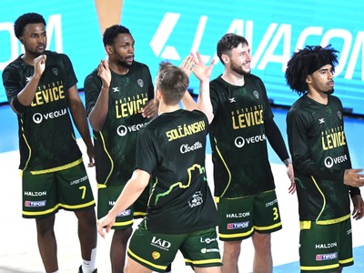 Basketbalisti Levíc potvrdili v zápase 4. kola Tipos SBL úlohu favorita. V piatkovom zápase zvíťazili hladko na palubovke Košíc 108:85. sumár - 4. kolo Tipos SBL Košice Wolves - Patrioti Levice 8