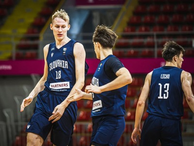 Slovenskí basketbalisti do 16 rokov dnes odohrajú na majstrovstvách Európy v B-divízii v Severnom Macedónsku zápas o 9. - 12. miesto. Ich súpermi budú od 18.30 h rovesníci z Rakúska. Zápas môžete sle