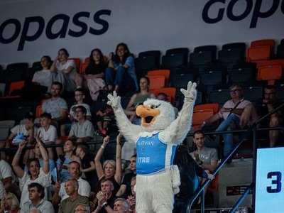 Basketbalový Slovan Bratislava čaká premiérová sezóna v prestížnej ABA lige. Začne ju v nedeľu 27. septembra, kedy privíta FMP Belehrad. Celý rozpis nájdete na tomto odkaze. Bratislavský klub čaká do