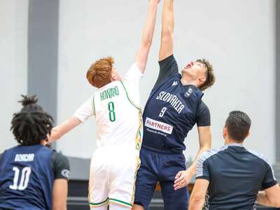 Slovenskí basketbalisti do 16 rokov pokračujú v účinkovaní na "b-čkovom" turnaji majstrovstiev Európy v Severnom Macedónsku. V základnej A-skupine ich dnes čaká od 21.00 h súboj s Holandskom. Zápas m