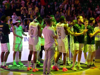 Basketbalisti Patrioti Levice prehrali vo svojom prvom zápase v B-skupine Európskeho pohára FIBA (EP FIBA) s belgickým Coretecom Oostende 69:76. Ďalší duel zverencov trénera Michala Madzina je na pro