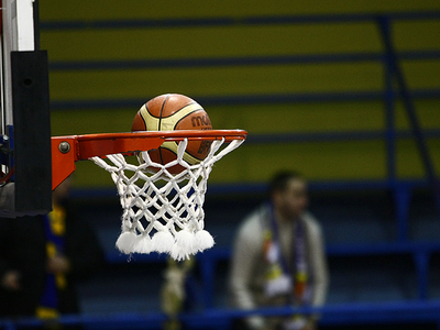 Náhle vo veku 47 rokov zomrel Chris Spatola, dlhoročný komentátor univerzitného basketbalu pre stanicu ESPN a člen trénerského tímu v americkom národnom tíme. Ten získal zlato na olympijských hrách v