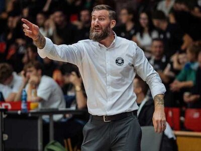 Basketbalisti BC Prievidza zaznamenali v G-skupine Európskeho pohára FIBA (EP FIBA) druhú prehru za sebou. Pred domácim publikom nestačili na dánsky Bakken Bears Aarhus po výsledku 78:83 a na svojom