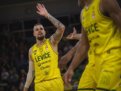 BC Slovan Bratislava predstavil ďalšiu posilu pre nadchádzajúcu sezónu, v ktorej bude súčasne pôsobiť aj v prestížnej ABA lige. Najnovším prírastkom klubu z hlavného mesta je Ben Kováč. Ide o meno, k