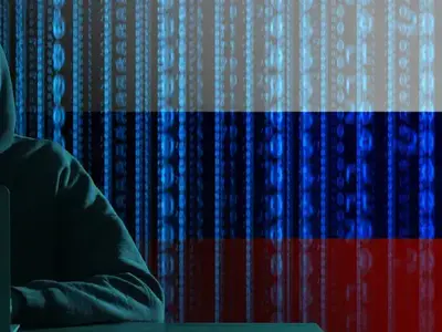 Bezpečnostní experti z Microsoftu vydali naliehavé varovanie pre všetkých cestovateľov, dovolenkárov a predovšetkým firemných zamestnancov. Ruská štátna hackerská skupina známa ako Midnight Blizzard (známa aj pod označením NOBELIUM či Cozy Bear) zmenila svoju globálnu stratégiu. Namiesto priamych a náročných útokov na dobre zabezpečené korporátne siete začala masívne kompromitovať oficiálne Wi-Fi siete v hoteloch, konferenčných centrách, [...]