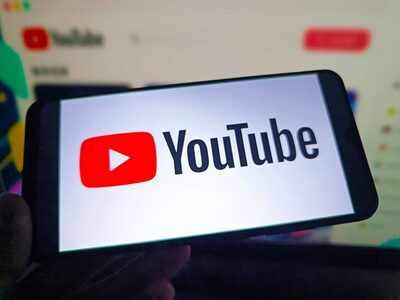 YouTube od 24. augusta mení spôsob, akým počíta pozretia klasických videí a živých vysielaní. Po novom sa pozretie započíta už od momentu, keď sa video začne prehrávať. Platforma tým zjednotí spôsob počítania pozretí naprieč jednotlivými formátmi. Doterajšie pravidlá nefungovali tak, že by pri každom bežnom videu platilo jednoduché pravidlo „30 sekúnd = jedno pozretie“. YouTube [...]