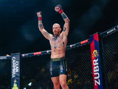 V rozhovore s Willym Caom sa dotkol aj témy, ktorá okamžite zaujala MMA komunitu. Otvorene prehovoril o Jiřím Procházkovi (32-6-1) a jeho známom samurajskom prístupe. Humburger sa nedávno vrátil d