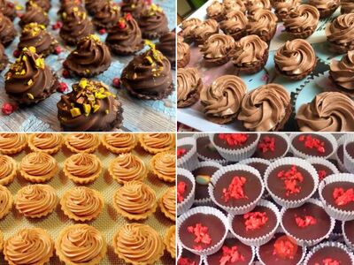 Košíčky sú univerzálnym a veľmi populárnym vianočným pečivom, ktoré sa objavuje na takmer každom sviatočnom stole. Ich výhodou je to, že sa dajú pripraviť presne podľa vašich predstáv – vybrať si môžete orechové, kakaové alebo maslové cesto, ktoré naplníte čokoládou, krémom alebo džemom. Ak by ste si chceli tieto sviatky upiecť niečo dobré sladké aj vy, určite sa inšpirujte touto zbierkou.