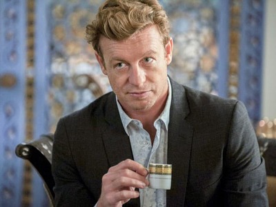 Pribúdajúce roky mu na šarme nijako neubrali! Herec Simon Baker, ktorý práve dnes oslavuje 57. narodeniny, je Slovákom známy najmä vďaka účinkovaniu v obľúbenom seriáli Mentalista. Vedeli ste, že má už tri dospelé deti?