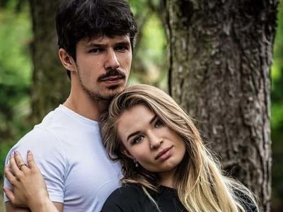 Ladislav Bédi a jeho krásna manželka Emily Bédi Drobňáková sú dobre známi najmä divákom JOJky. Spolu účinkovali napríklad v seriáloch Ranč, či Osud. Už čoskoro ich čaká tá najkrajšia rola - Stanú sa z nich rodičia!