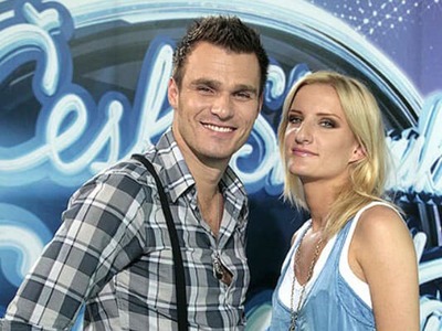 Spolu tvorili zohratú dvojicu! Už v septembri sa po dlhšej prestávke vracia na naše televízne obrazovky obľúbená spevácka súťaž SuperStar. Známe sú už mená porotcov, i moderátora, ktorý bude šou uvádzať. Je ním Leoš Mareš (50), ktorý mal na tvorcov naozaj zaujímavú prosbu...