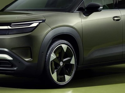 Volkswagen tento týždeň oficiálne odpremiéroval svoj nový elektrický crossover menom ID. Cross. Vozidlo má za pekné ceny ponúknuť všetko to, čo moderný motorista pripravený na prechod na elektrinu od auta očakáva.