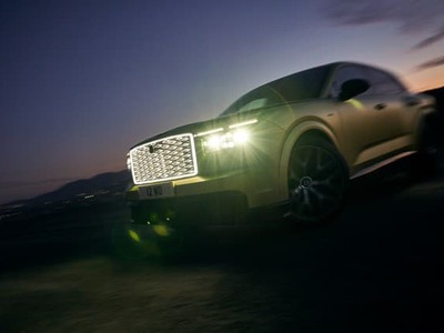Bentley Torcal ako model vybudovaný na základoch koncernovej PPE platformy zdieľa komponenty najmä s modelom Porsche Cayenne. Platforme pridáva vlastný štýl, materiály, spracovanie, dizajn. Torcal si hneď po predstavení vyslúžil rozporuplné reakcie. Jeho výrazná silueta však zapadá do portfólia modelov Bentley a stavia na úspechu starších modelov s vylepšením o najnovšie postupy a technológie.