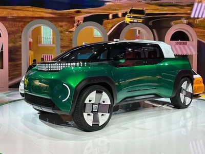 Autosalón v Paríži je už v plnom prúde. Najväčšie zastúpenie tam majú značky koncernu Stellantis, medzi ktoré patria aj domáci výrobcovia, no mocnú ponuku má aj domáci Renault. Výstavisko neobišiel ani Volkswagen, avšak veľká časť plochy patrí čínskym výrobcom, ktorí si Paríž vybrali na predstavenie svojich najzaujímavejších noviniek pripravených pre európskych zákazníkov.