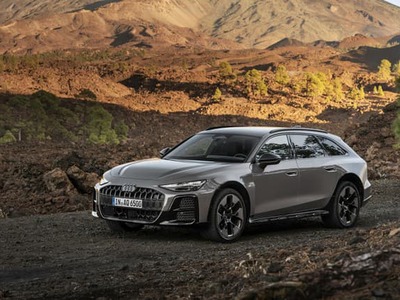 Už piata generácia modelu A6 allroad vychádza zo štandardného A6 Avant. Rozdielom nie je len oplastovanie a zvýšený podvozok. Audi svojmu ikonickému terénnemu kombi naďalej verí a uvádza ho aj do novej generácie modelu A6. Model poskytne riešenie pre tých, ktorí chcú od auta viac ako len jazdu po pevných povrchoch, no do vysokého a ťažkého SUV sa im nechce. Radšej zamieria do elegantného kombíka so štýlovými gumákmi.