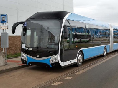 Dopravný podnik mesta Košice (DPMK) dokončuje výstavbu nabíjacích staníc pre elektrobusy na obratisku KVP Kláštor na Ulici Jána Pavla II. a v depe na Hornádskej ulici. Ako informovala samospráva, nabíjaciu infraštruktúru za 4,3 milióna eur bez DPH buduje spoločnosť ELZA.