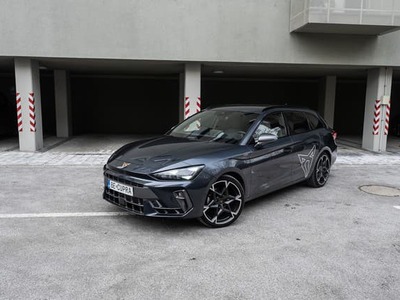 Každý vie ako začínala automobilka Cupra. Najskôr Cupra boli len športové prevedenia bežných modelov automobilky Seat, ale neskôr sa automobilka odtrhla celá a Cupra, čo bola skratka ku Cup Racing prišla s prvým modelom Atica. Leon bol v tesnom závese a je aktuálny až doteraz. Veď Leon ostal aj pôvodnej automobilke, ale má ho aj Cupra.