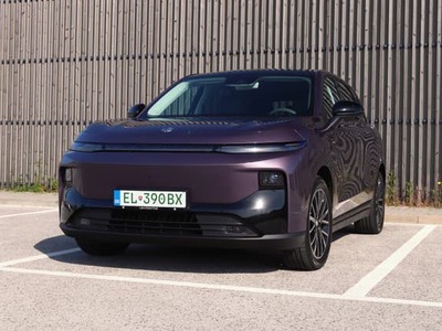 Leapmotor? To je čo? Keď som počas niekoľkých dní za volantom odpovedal na otázky ohľadom vozidla, v ktorom som jazdil, obvyklá otázka a odpoveď ohľadom značky tohto fialkového SUV skončila prekvapeným výrazom a otázkou: “čo?”