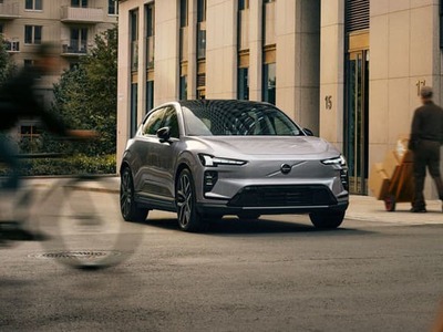 Volvo tento mesiac spúšťa aplikáciu Safety Coach. Tá má za cieľ naučiť vodičov jazdiť bezpečnejšie, plynulejšie a predvídateľnejšie. Ak rady apky príjmú a reálne zlepšia svoje jazdenie, odmena ich neminie.