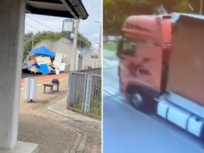 Poľským mestom Gdansk otriasa nepochopiteľný a absurdný incident zo železničného priecestia. 42-ročný vodič kamióna z Bosny a Hercegoviny vbehol na koľaje presne v momente, keď sa začali spúšťať závory. Namiesto toho, aby závory prerazil a zachránil si život, na koľajniciach zúfalo manévroval a cúval – chcel totiž zabrániť poškodeniu svojho návesku. O niekoľko sekúnd neskôr do vozidla plnou rýchlosťou napálil rýchlik PKP Intercity, v ktorom sa viezlo okolo 250 cestujúcich.