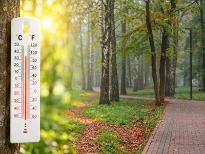 Slovensko čaká týždeň plný výrazných teplotných rozdielov. Po mimoriadne chladnom ráne sa krajina rýchlo rozpáli a teploty môžu vystúpiť až na 35 stupňov Celzia. Letný charakter počasia však dlho nevydrží. Už v strede týždňa dorazí studený front sprevádzaný búrkami a lejakmi, za ktorým sa citeľne ochladí.