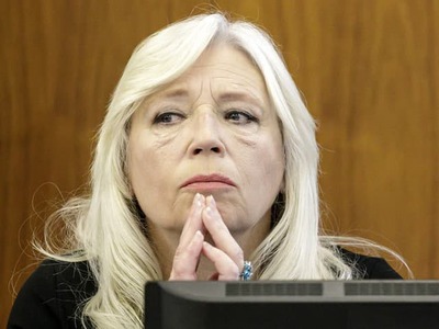 Bývalá predsedníčka vlády Iveta Radičová sa vyjadrila k vyostrenému konfliktu medzi premiérom Robertom Ficom a generálnym prokurátorom Marošom Žilinkom. Radičová zdôraznila, že premiér má právo kritizovať šéfa prokuratúry, ak sú na to vecne odôvodnené motívy. Zároveň zaspomínala na vlastné skúsenosti s bývalým generálnym prokurátorom Dobroslavom Trnkom a Marianom Kočnerom, od ktorých v minulosti čelila osobným útokom.