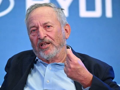 Bývalý prezident Harvardu a exminister financií USA Larry Summers oznámil, že sa stiahne z verejných aktivít. Rozhodol sa tak po tom, čo Kongres zverejnil jeho komunikáciu s Jeffreym Epsteinom, ktorá pokračovala až do predvečera Epsteinovho zatknutia v roku 2019.