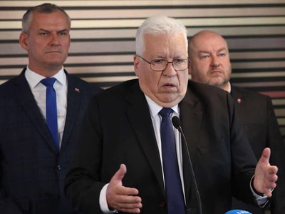 Poslanec Národnej rady SR Pavel Ľupták predkladá trojicu legislatívnych noviel, ktoré majú zásadne zmeniť fungovanie slovenského športu. Cieľom návrhov je zabrániť situáciám, kedy pre pochybenia zväzov trpia mladí športovci či kluby. Nová legislatíva má zároveň škrtnúť odmeny členom správnych rád v štátnych fondoch a zrýchliť posielanie peňazí úspešným žiadateľom.