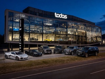 Nie je to iba showroom. Je to miesto, kde sa stretávajú automobily, dizajn, káva, zážitky a ľudia, ktorých spája rovnaká vášeň. Todos Atrium prináša nový pohľad na to, ako môže vyzerať automobilový priestor – nielen ako miesto predaja, ale ako prirodzená súčasť životného štýlu.