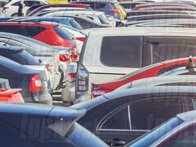 Nemecky automobilový priemysel prechádza krízou, ktorá zasiahla ďalšieho dodávateľa. Spoločnosť KmB Technologie z Anhaltska, ktorá dodáva diely okrem iného aj Volkswagenu, podala insolvenčný návrh. O prácu môže prísť zhruba 200 zamestnancov.