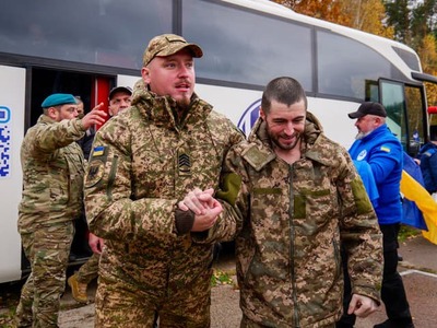 Ukrajinský prezident Volodymyr Zelenskyj v utorok uviedol, že ukrajinské jednotky získavajú späť územie v rámci série útočných operácií vrátane jednej, o ktorej sa predtým neinformovalo. Pri tejto operácii ukrajinskí vojaci podľa prezidenta využili plynovody, aby obišli ruské pozície a zaútočili na ne z boku. Informujeme podľa správy agentúry Reuters. Situáciu sledujeme online.
