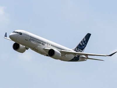 Lotyšský národný dopravca airBaltic, ktorý má základne aj v okolitých krajinách, ako Estónsko, Fínsko a Litva, požiadal v Spojených štátoch o ochranu pred veriteľmi podľa Kapitoly 11 (Chapter 11). Takýto konkurz často využívajú letecké spoločnosti, ktoré chcú zlepšiť svoju finančnú situáciu bez toho, aby obmedzili prevádzku.