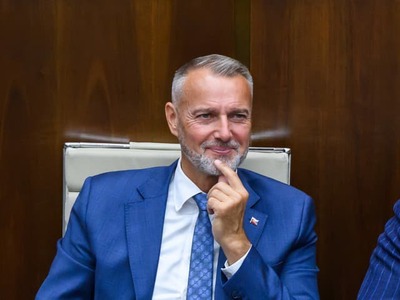 Spojené voľby do orgánov samosprávy obcí a voľby do orgánov samosprávnych krajov sa budú konať 24. októbra tohto roka. Termín volieb vyhlásil v utorok predseda Národnej rady (NR) SR Richard Raši (Hlas-SD).