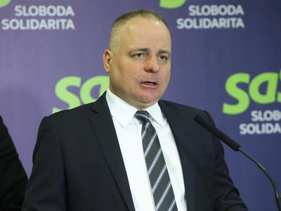 V dome predsedu Bratislavského samosprávneho kraja zavládol smútok. Juraj Droba v pondelok popoludní oznámil, že prišiel o svoju milovanú mamu. Zomrela v nedeľu podvečer.