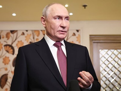 MOSKVA – Vladimir Putin vládne Rusku už viac ako štvrťstoročie a zatiaľ nedal najavo, koho by si vedel predstaviť ako svojho nástupcu. V zákulisí sa však čoraz častejšie skloňujú mená mužov, ktorí si počas jeho vlády vybudovali významné postavenie. Niektorí z nich pritom pochádzajú z prezidentovho najbližšieho okolia.